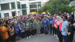 Wakil Wali Kota Palu Imelda Liliana Muhidin, Melepas Peserta Jalan Sehat Dalam Rangka HARDIKNAS.
