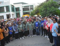 Wakil Wali Kota Palu Imelda Liliana Muhidin, Melepas Peserta Jalan Sehat Dalam Rangka HARDIKNAS.
