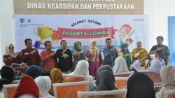 Kadis Kearsipan dan  Perpustakaan Kota Palu, Asharrini Mastura Membuka Lomba Bertutur dan Menulis.