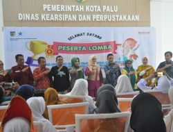 Kadis Kearsipan dan  Perpustakaan Kota Palu, Asharrini Mastura Membuka Lomba Bertutur dan Menulis.