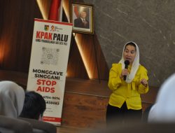 Wakil Wali Kota Palu, Imelda Liliana Muhidin, Membuka Acara Sosialisasi dan Edukasi HIV/AIDS.