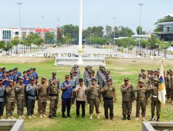 Plt.Asisten II Setda Kota Palu, Rahmat Mustafa Melepas Personel Satpol PP, Linmas dan Damkar.