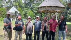 Tokoh Masyarakat Jagoi Babang Antar Pimpinan Redaksi Strateginews Tinjau Wisata Budaya Bung Kupuak