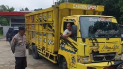 Patroli Humanis Polsek Sungai Tebelian Ingatkan Sopir Truck Utamakan Keselamatan
