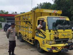 Patroli Humanis Polsek Sungai Tebelian Ingatkan Sopir Truck Utamakan Keselamatan