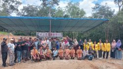 IWO Landak Bersama Lintas Komunitas Tanam Puluhan Pohon di Riam Air Terjun Sentegung