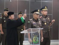 Kejati Sulteng Zullikar Tanjung, Lantik Dan Mengambil Sumpah Asbin Dr.Benny Siswanto Dan Kajari Parmout Dian Herdiman.