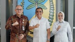 Gubernur Anwar Hafid Didampingi Sekdaprov Sulteng Novalina Terima Tim Kementrian PANRB.