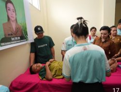 Isi Waktu Libur Sekolah, Bupati Karolin Gelar Sunatan Massal Gratis di Mandor